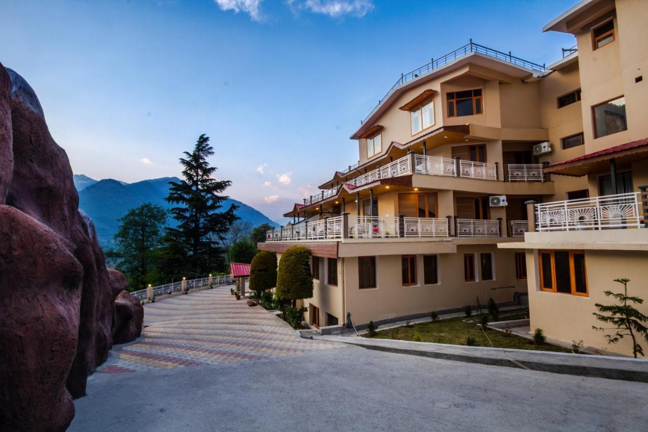 Anand Vardhan Resorts - A Spiritual & Wellness Retreat, Manali — Photos 2